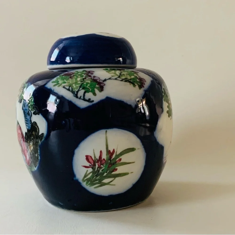 Ceramic hand made vase from China